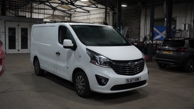 View the 2017 Vauxhall Vivaro: 2700 1.6CDTI 120PS Sportive H1 Van Online at Peter Vardy