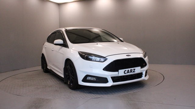 View the 2017 Ford Focus: 2.0T EcoBoost ST-3 5dr Online at Peter Vardy