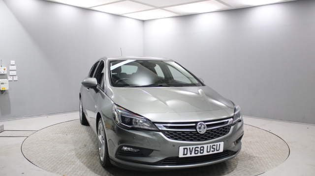 View the 2018 Vauxhall Astra: 1.6T 16V 200 SRi 5dr Online at Peter Vardy