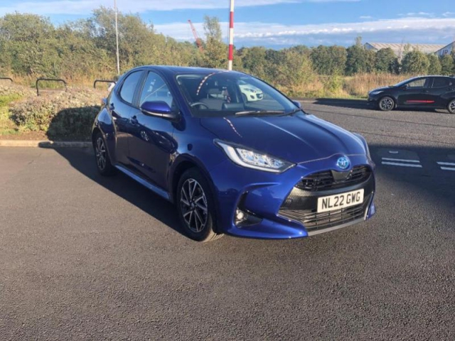 View the TOYOTA YARIS: YARIS 1.5 Hybrid Design 5dr CVT Hatchback Online at Peter Vardy