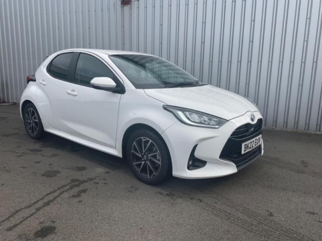 View the TOYOTA YARIS: YARIS 1.5 Hybrid Design 5dr CVT Hatchback Online at Peter Vardy