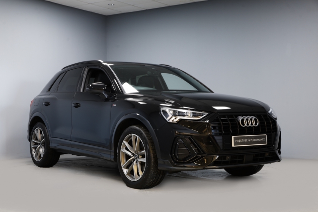 View the 2022 Audi Q3: 1.5 TFSI CoD 35 Black Edition SUV 5dr Petrol S Tronic Euro 6 (s/s) (150 ps) Online at Peter Vardy