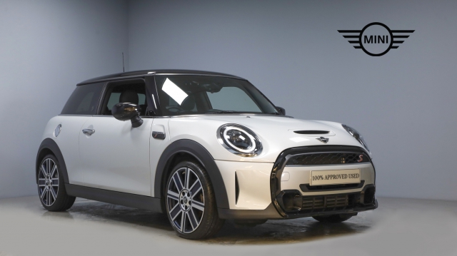 View the 2022 MINI Hatch: 2.0 Cooper S Exclusive Hatchback 3dr Petrol Steptronic Euro 6 (s/s) (178 ps) Online at Peter Vardy