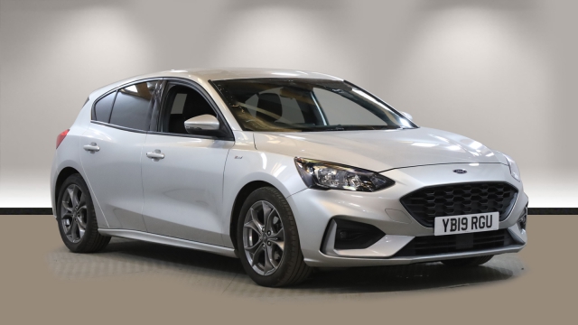 View the 2019 Ford Focus: 1.0T EcoBoost ST-Line Hatchback 5dr Petrol Manual Euro 6 (s/s) (125 ps) Online at Peter Vardy