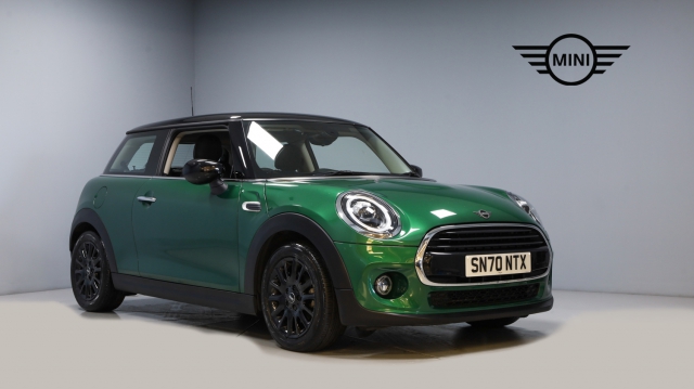 View the 2021 MINI Hatch: 1.5 Cooper Classic Hatchback 3dr Petrol Steptronic Euro 6 (s/s) (136 ps) Online at Peter Vardy