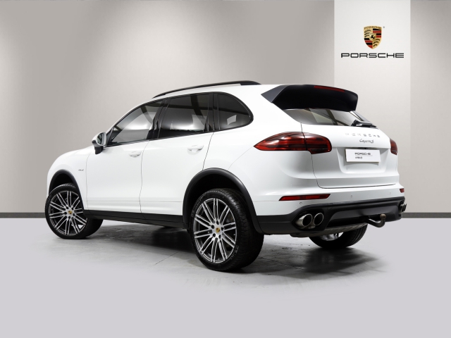 View the Porsche Cayenne: S Diesel 5dr Tiptronic S Online at Peter Vardy