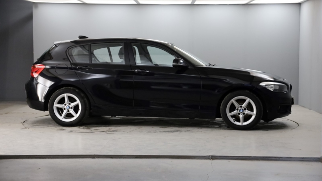 View the 2016 Bmw 1 Series: 116d EfficientDynamics Plus 5dr Online at Peter Vardy