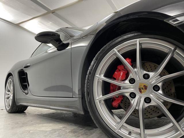 View the 2018 Porsche Cayman: 2.5 S 2dr PDK Online at Peter Vardy