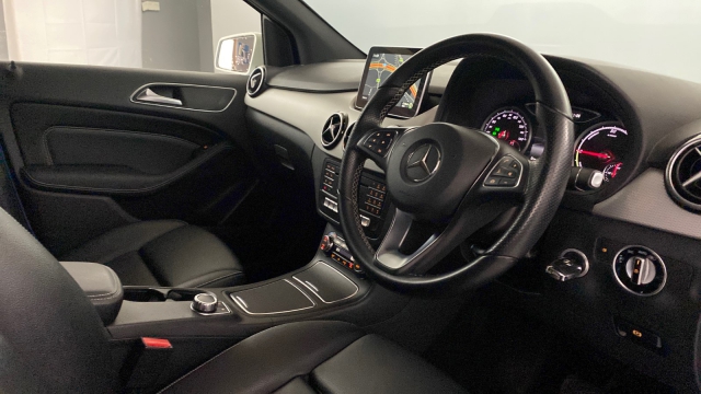 View the 2016 Mercedes-benz B Class: 132kW B250e Electric Art Premium 28kWh 5dr Auto Online at Peter Vardy