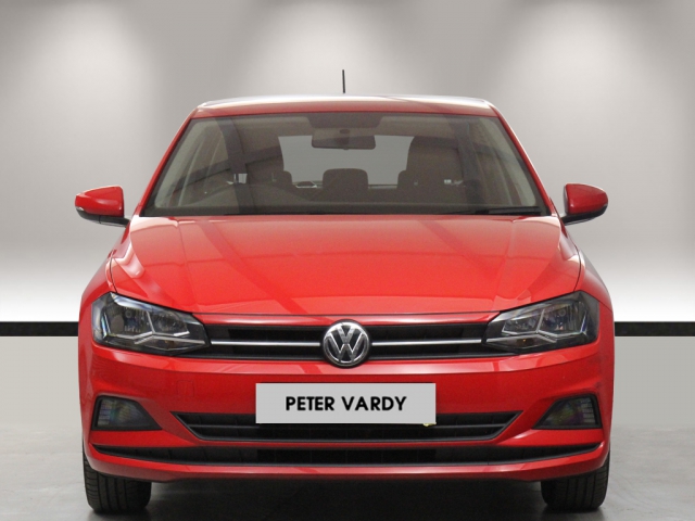 View the 2018 Volkswagen Polo: 1.0 TSI 95 SE 5dr Online at Peter Vardy