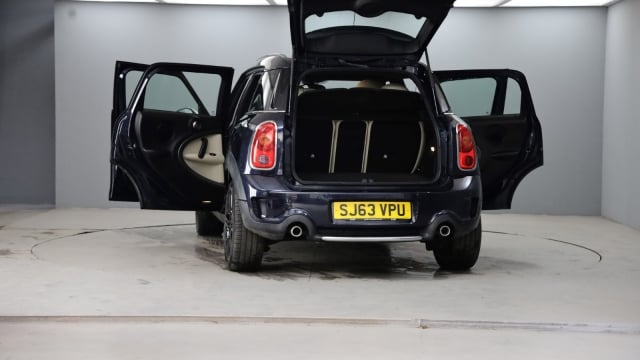 View the 2013 Mini Countryman: 2.0 Cooper S D ALL4 5dr Auto [Chili Pack] Online at Peter Vardy