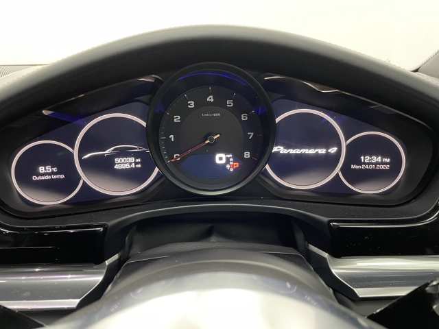 View the 2017 Porsche Panamera Hatchback: 3.0 V6 4 5dr PDK Online at Peter Vardy