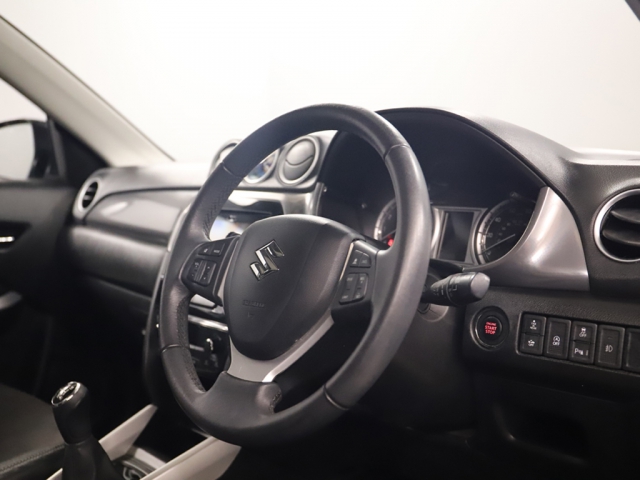 View the 2018 Suzuki Vitara: 1.6 SZ5 5dr Online at Peter Vardy