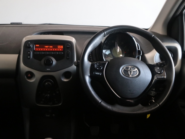 View the 2014 Toyota Aygo: 1.0 VVT-i X-Play 5dr Online at Peter Vardy