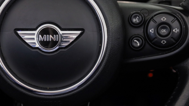 View the 2016 Mini Convertible: 1.5 Cooper 2dr Auto [Chili Pack] Online at Peter Vardy
