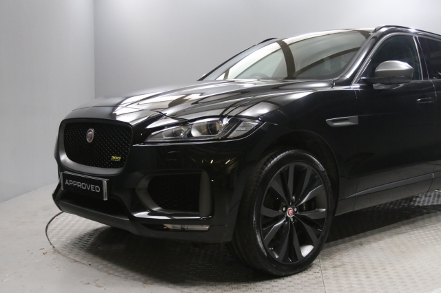 View the 2019 Jaguar F-pace: 2.0 [300] 300 Sport 5dr Auto AWD Online at Peter Vardy