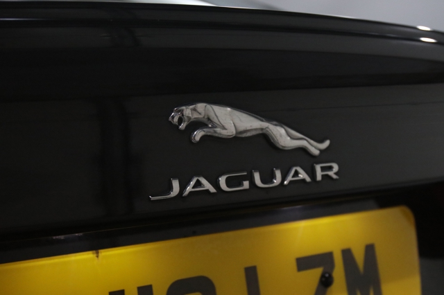View the 2019 Jaguar Xe: 2.0d [180] R-Sport 4dr Auto Online at Peter Vardy