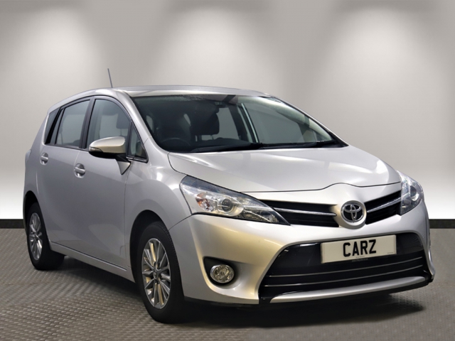 View the 2017 Toyota Verso: 1.6 D-4D Icon TSS 5dr Online at Peter Vardy