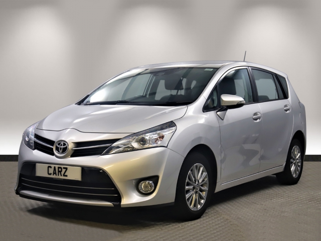 View the 2017 Toyota Verso: 1.6 D-4D Icon TSS 5dr Online at Peter Vardy
