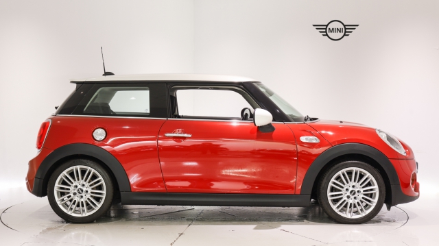 View the 2014 MINI Hatchback: 2.0 Cooper S 3dr Auto [Chili Pack] Online at Peter Vardy