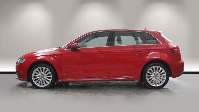 View the 2018 Audi A3: 1.4 TFSI e-tron 5dr S Tronic Online at Peter Vardy