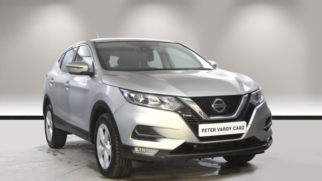 View the 2018 Nissan Qashqai: 1.2 DiG-T Acenta [Smart Vision Pack] 5dr Online at Peter Vardy