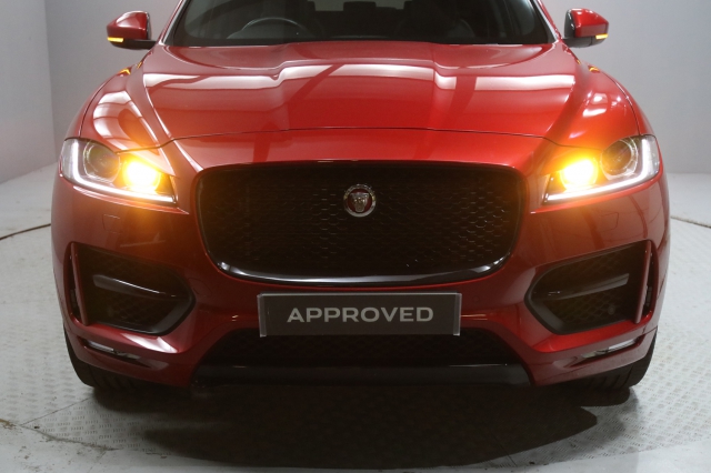 View the 2018 Jaguar F-pace: 2.0d [240] R-Sport 5dr Auto AWD Online at Peter Vardy