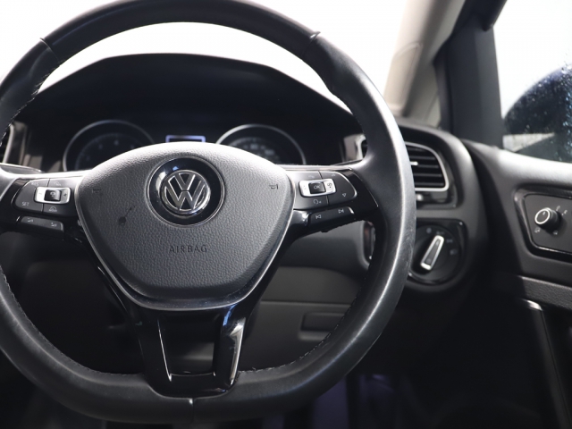 View the 2016 Volkswagen Golf: 1.4 TSI 150 GT Edition 5dr DSG Online at Peter Vardy