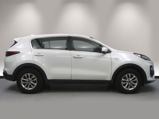 View the 2018 Kia Sportage: 1.6 GDi ISG 1 5dr Online at Peter Vardy