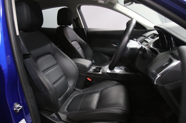 View the 2020 Jaguar E-pace: 2.0d SE 5dr Auto Online at Peter Vardy