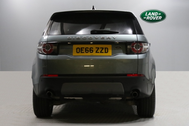 View the 2017 Land Rover Discovery Sport: 2.0 TD4 SE Tech 5dr [5 Seat] Online at Peter Vardy