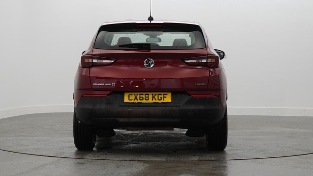 View the 2018 Vauxhall Grandland X: 1.2 Turbo SE 5dr Online at Peter Vardy