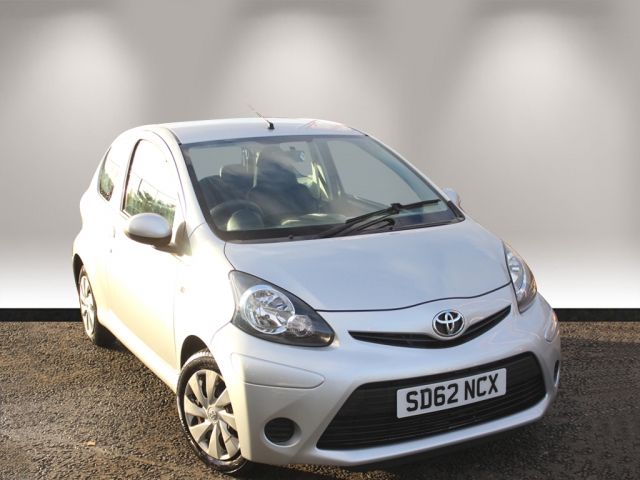 View the 2012 Toyota Aygo: 1.0 VVT-i Ice 3dr Online at Peter Vardy