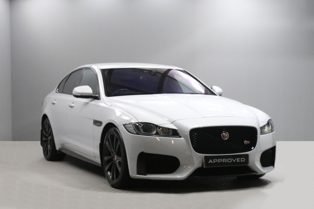 View the 2015 Jaguar Xf: 3.0d V6 S 4dr Auto Online at Peter Vardy