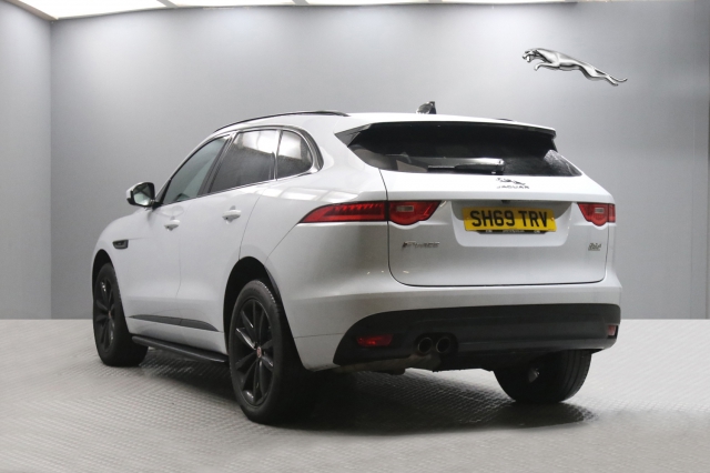 View the 2019 Jaguar F-pace: 2.0d [180] Chequered Flag 5dr Auto AWD Online at Peter Vardy