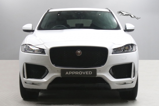 View the 2019 Jaguar F-Pace: 2.0d [180] Chequered Flag 5dr Auto AWD Online at Peter Vardy