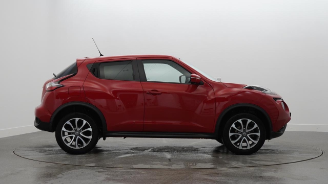 View the 2017 Nissan Juke: 1.2 DiG-T Tekna 5dr Online at Peter Vardy