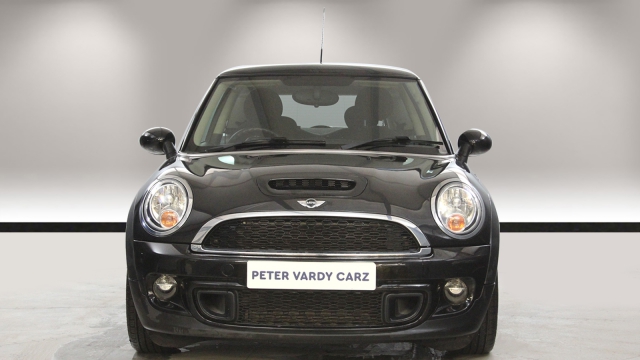 View the 2013 Mini Hatchback: 2.0 Cooper S D 3dr Auto Online at Peter Vardy