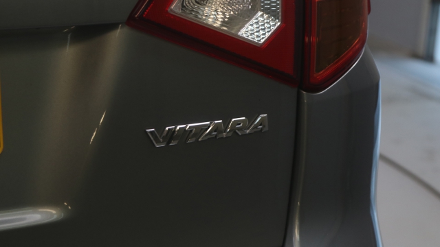 View the 2018 Suzuki Vitara: 1.6 SZ5 5dr Online at Peter Vardy