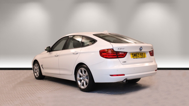 View the 2013 Bmw 3 Series: 320i xDrive SE 5dr Online at Peter Vardy