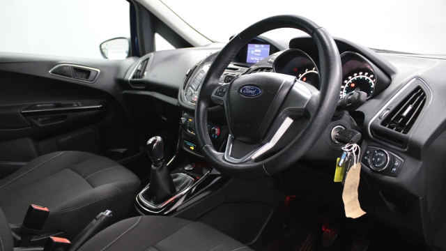 View the 2017 Ford B-max: 1.0 EcoBoost 125 Zetec Navigator 5dr Online at Peter Vardy