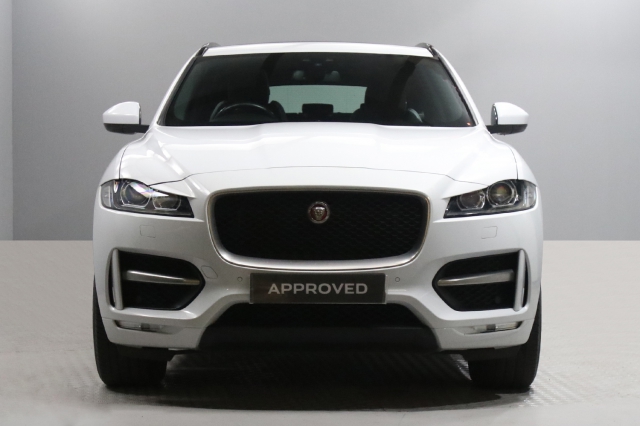 View the 2016 Jaguar F-pace: 2.0d R-Sport 5dr Auto AWD Online at Peter Vardy