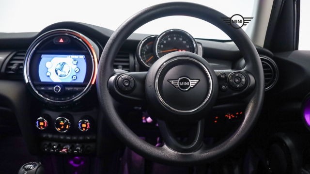 View the 2019 MINI Hatchback: 1.5 Cooper Classic II 5dr Online at Peter Vardy