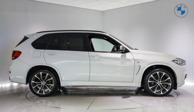 View the 2017 Bmw X5: xDrive M50d 5dr Auto [7 Seat] Online at Peter Vardy