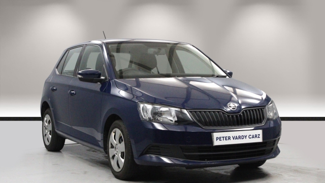 View the 2015 Skoda Fabia Hatchback: 1.0 MPI 60 S 5dr Online at Peter Vardy