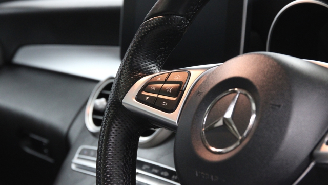 View the 2016 Mercedes-benz C Class: C250d 4Matic AMG Line Premium Plus 4dr Auto Online at Peter Vardy