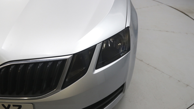 View the 2018 Skoda Octavia: 1.0 TSI S 5dr Online at Peter Vardy