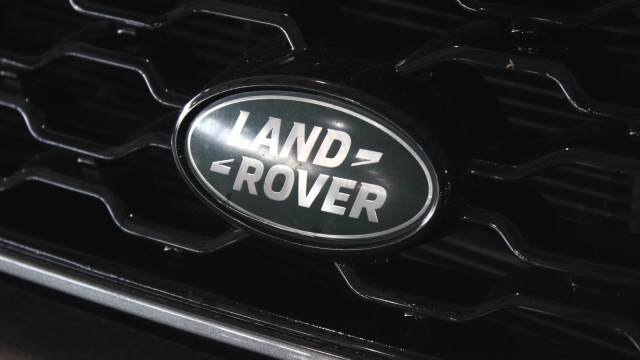 View the 2015 Land Rover Range Rover Evoque: 2.0 TD4 HSE Dynamic 3dr Auto Online at Peter Vardy