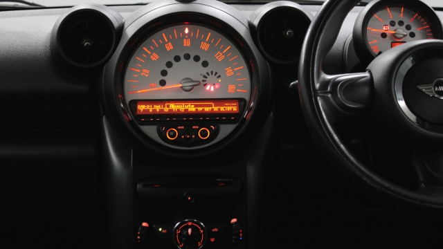 View the 2013 Mini Countryman: 2.0 Cooper S D 5dr Online at Peter Vardy