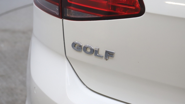 View the 2016 Volkswagen Golf: 1.4 TSI 150 GT Edition 5dr Online at Peter Vardy